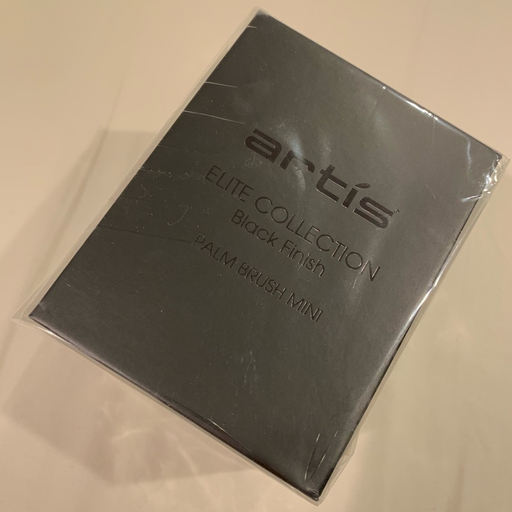 Artis Palm Brush Mini Black Finish